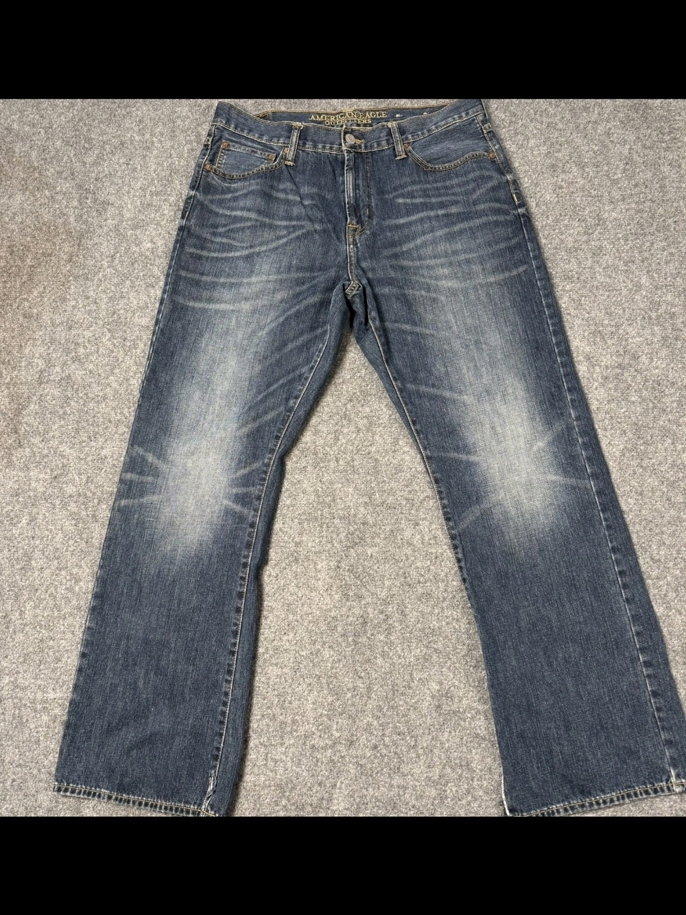 American Eagle Outfitters Men's Faded Blue Straight Jeans